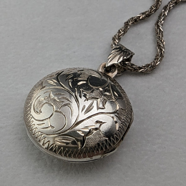 Vintage Sterling Silver Locket Pendant & Sterling Silver Necklace